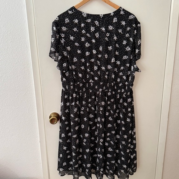 Torrid Black Floral Short Sleeve Dress - Picture 5 of 5